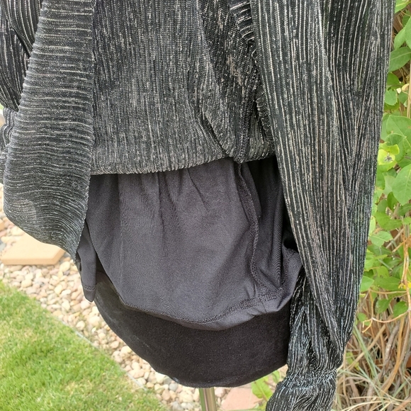 NWT Worthington Women's V-Neck Black and Silver Striped Peplum Blouse Size Small - Picture 12 of 17